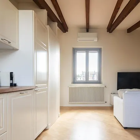 Apartment Bilocale In Ottima Posizione: Tra E Lima