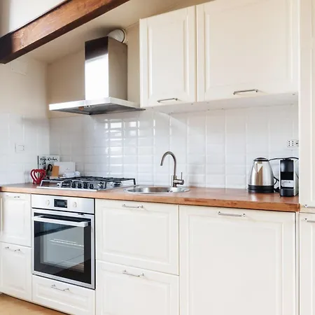 Apartment Bilocale In Ottima Posizione: Tra E Lima